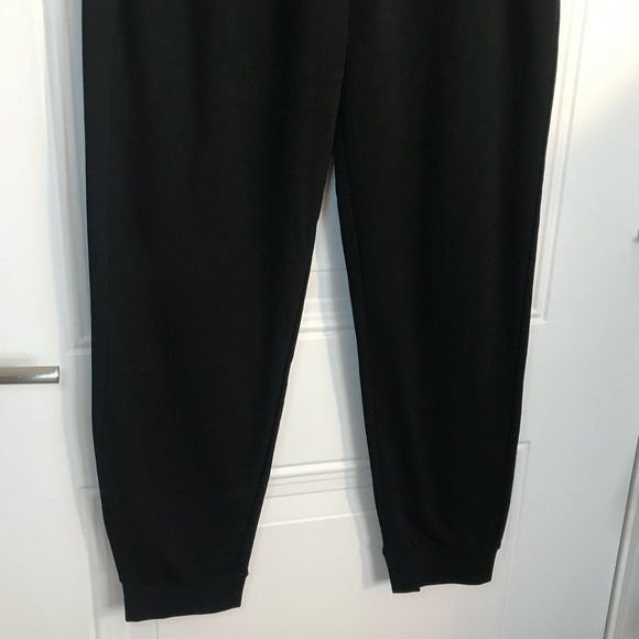New H&M Black Minimalist Regular Fit Drawstring Joggers with pockets size L NWT - Picture 9 of 14